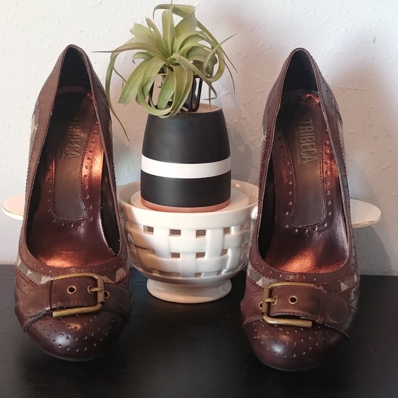 Tribeca by Kenneth Cole Heels with Toe Buckle - Picture 2 of 5